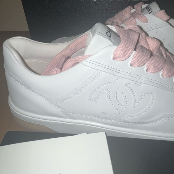 Authentic Chanel CC Low Top Women’s Sneakers size 40 - Picture 14 of 15